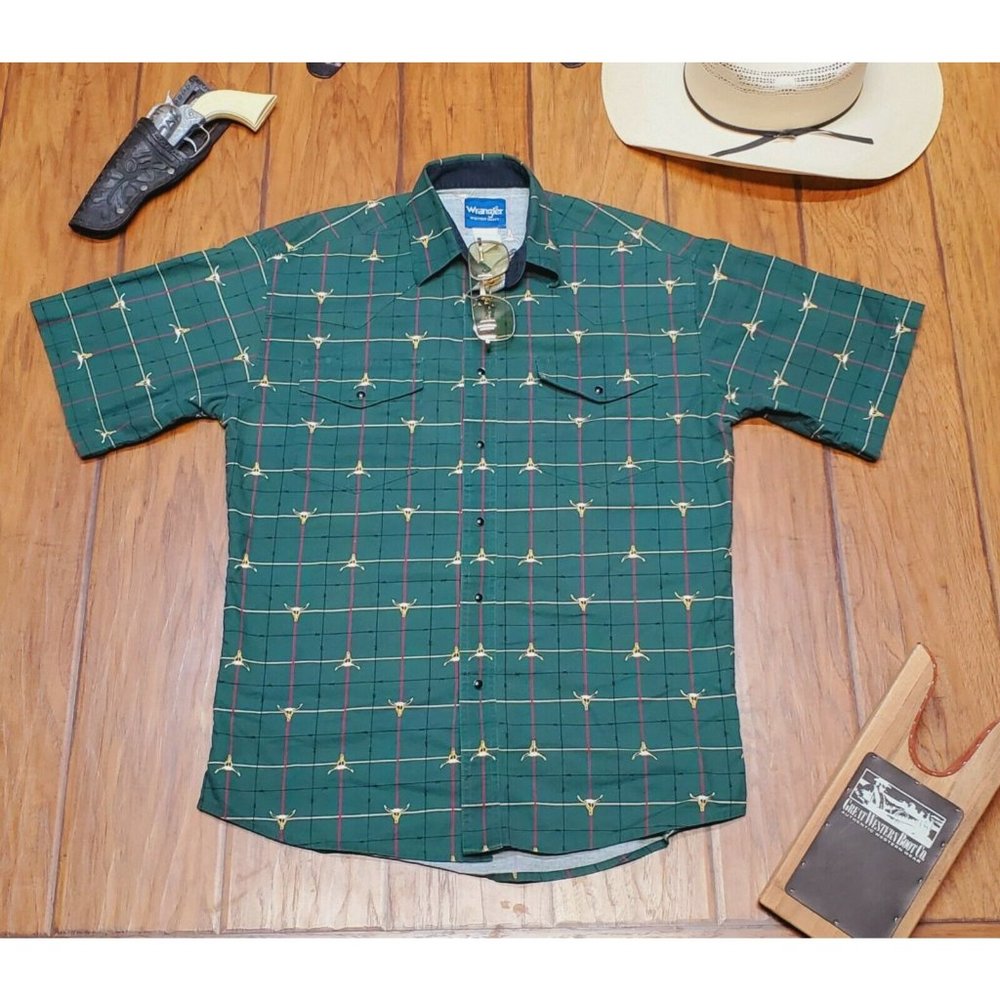 Vintage Wrangler Cowboy Mens S/S Shirt Multi Bull Skull Western EUC Pearl Snap